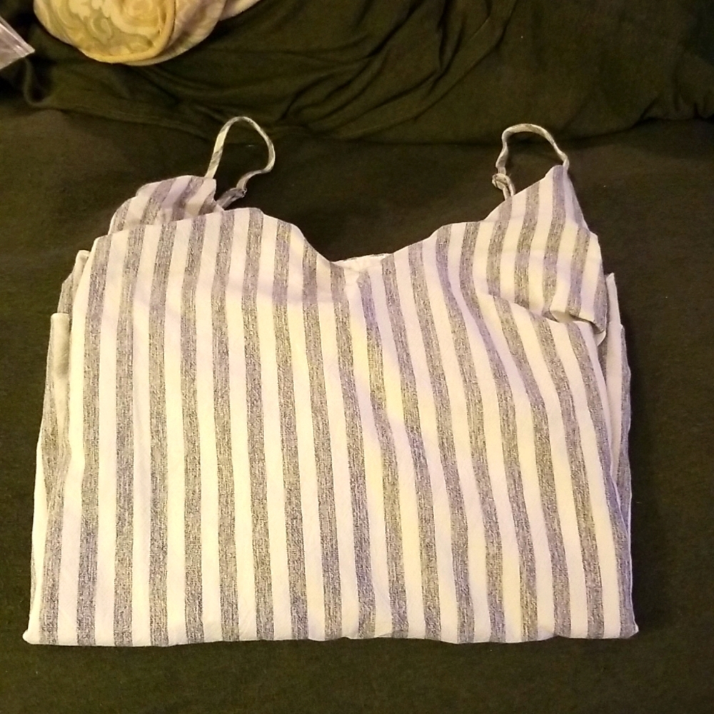 Grey and white top